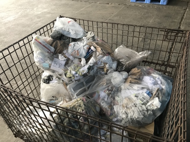 金属部品加工会社より排出される廃プラスチック類の引き取り